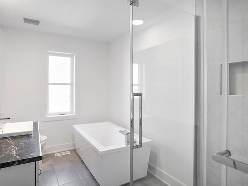 Bathroom - 21 Rue D'Ambre, Candiac, QC 