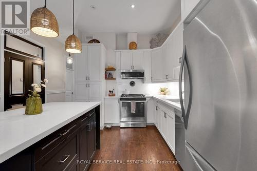 804 Lees Ave, Cobourg, ON - Indoor Photo Showing Kitchen With Upgraded Kitchen