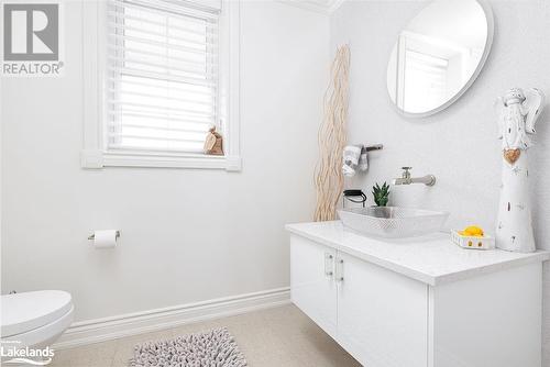 1224 Golden Beach Road, Bracebridge, ON - Indoor Photo Showing Bathroom