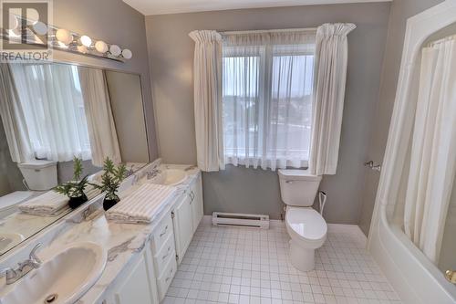 14 Tracey Place, St. John'S, NL - Indoor Photo Showing Bathroom