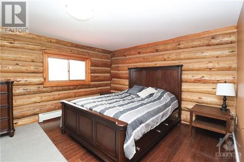 398 County Road 23 Road, Merrickville, ON - Indoor Photo Showing Bedroom