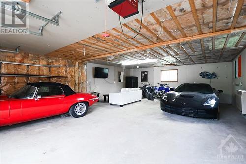 398 County Road 23 Road, Merrickville, ON - Indoor Photo Showing Garage