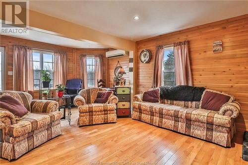 5129 Route 530, Cocagne, NB - Indoor Photo Showing Living Room