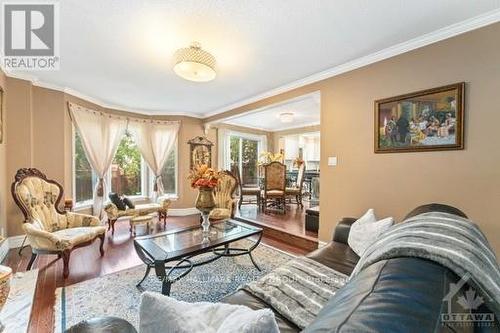 160 Sai Crescent, Ottawa, ON - Indoor Photo Showing Living Room