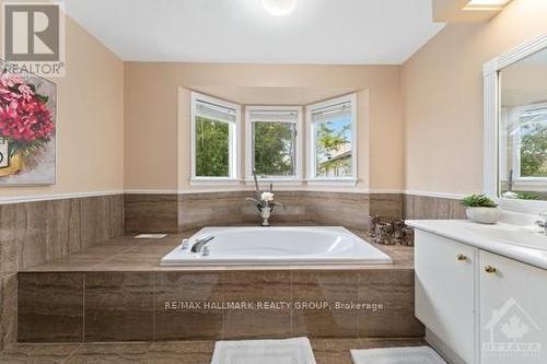 160 Sai Crescent, Ottawa, ON - Indoor Photo Showing Bathroom