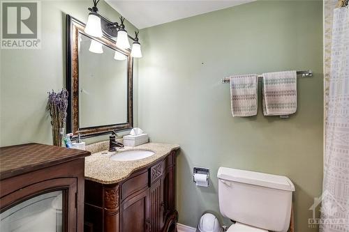 500 Laurier Avenue W Unit#1405, Ottawa, ON - Indoor Photo Showing Bathroom