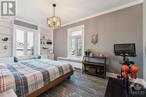 289 Clemow Avenue, Ottawa, ON - Indoor Photo Showing Bedroom