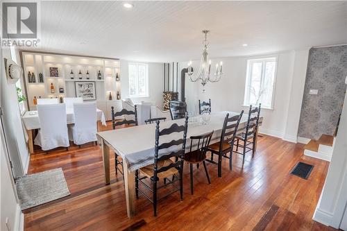 5644 Church Avenue, Williamstown, ON - Indoor Photo Showing Dining Room