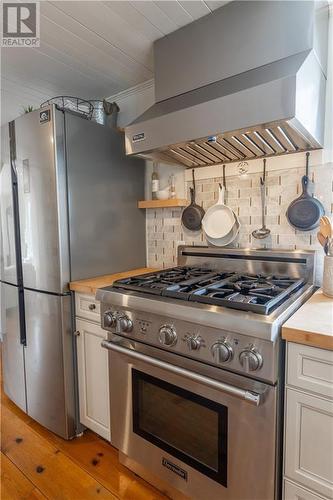 5644 Church Avenue, Williamstown, ON - Indoor Photo Showing Kitchen