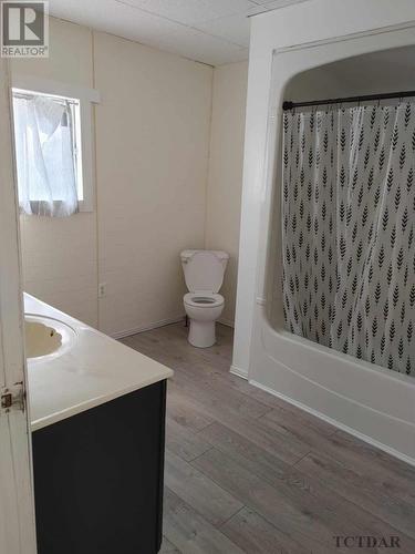 126 Carter Blvd, Temiskaming Shores, ON - Indoor Photo Showing Bathroom