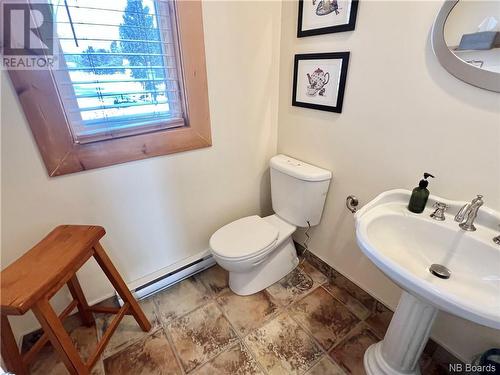 1900 Connemara Place, Bathurst, NB - Indoor Photo Showing Bathroom