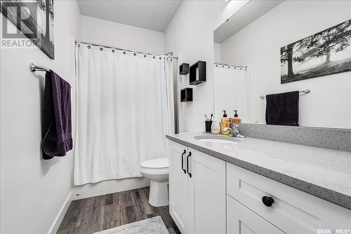 38 Broda Terrace, Moose Jaw, SK - Indoor Photo Showing Bathroom