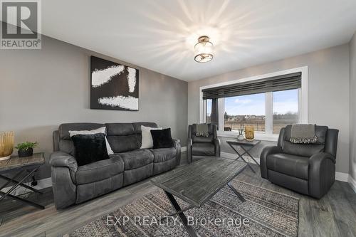 14 Ambrosia Terr, Quinte West, ON - Indoor Photo Showing Living Room