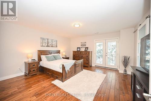 1242 Montclair Dr, Oakville, ON - Indoor Photo Showing Bedroom