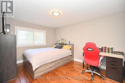 1242 Montclair Dr, Oakville, ON - Indoor Photo Showing Bedroom