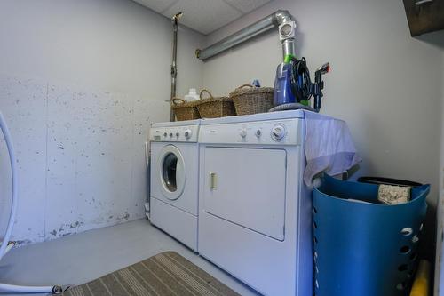 810 Silver Cove Drive, Silverton, BC - Indoor Photo Showing Laundry Room