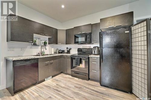 5334 Mckenna Crescent, Regina, SK - Indoor Photo Showing Kitchen