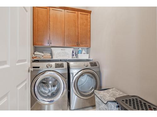 2446 Westside Road, Invermere, BC - Indoor Photo Showing Laundry Room