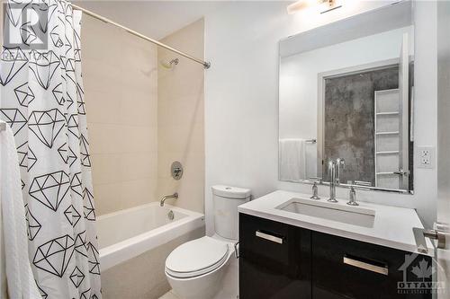 224 Lyon Street N Unit#1014, Ottawa, ON - Indoor Photo Showing Bathroom