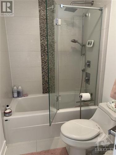 420 Athlone Avenue, Ottawa, ON - Indoor Photo Showing Bathroom