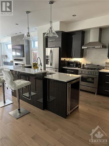 420 Athlone Avenue, Ottawa, ON - Indoor Photo Showing Kitchen With Upgraded Kitchen