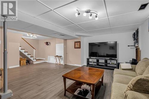 325 Fifth Street E, Cornwall, ON - Indoor Photo Showing Living Room