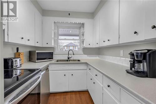 325 Fifth Street E, Cornwall, ON - Indoor Photo Showing Kitchen With Double Sink