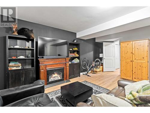 171 17 Street Se Unit# 1, Salmon Arm, BC - Indoor Photo Showing Other Room With Fireplace
