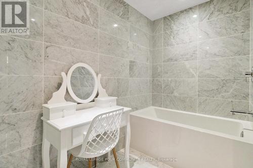 #Lph08 -55 Speers Rd, Oakville, ON - Indoor Photo Showing Bathroom