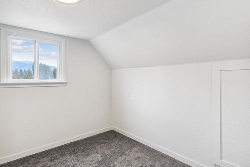 2633 10Th Avenue, Castlegar, BC - Indoor Photo Showing Other Room