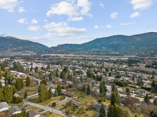 2633 10Th Avenue, Castlegar, BC - Outdoor With View