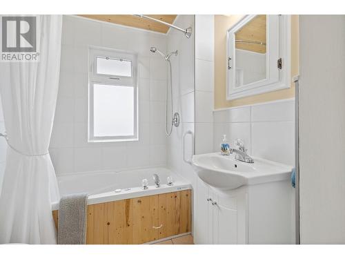 136 Haldane Street, Chase, BC - Indoor Photo Showing Bathroom