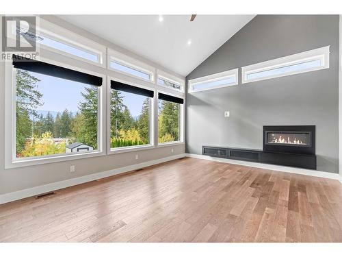 1281 23 Street Se, Salmon Arm, BC - Indoor With Fireplace