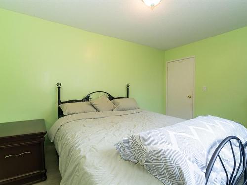 3178 Earl Grey St, Saanich, BC - Indoor Photo Showing Bedroom