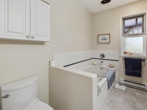 5-1700 Pritchard Rd, Cowichan Bay, BC - Indoor Photo Showing Laundry Room