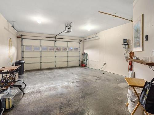 5-1700 Pritchard Rd, Cowichan Bay, BC - Indoor Photo Showing Garage