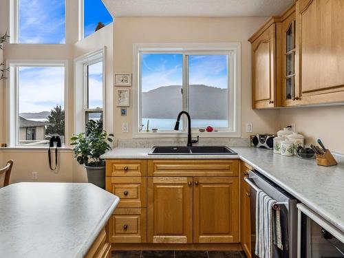 5-1700 Pritchard Rd, Cowichan Bay, BC - Indoor Photo Showing Kitchen With Double Sink
