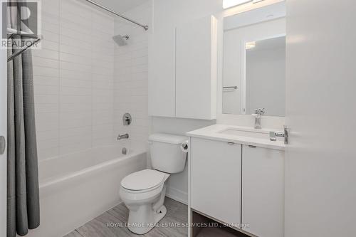 A108 - 1117 Cooke Boulevard, Burlington, ON - Indoor Photo Showing Bathroom
