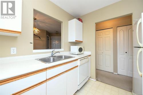 205 130 Back Rd, Courtenay, BC - Indoor Photo Showing Kitchen With Double Sink