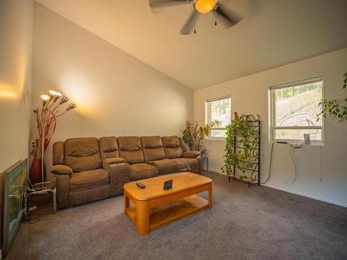 9653 Tranquille Criss Creek Rd, Kamloops, BC - Indoor Photo Showing Other Room