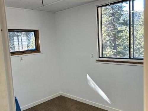 9653 Tranquille Criss Creek Rd, Kamloops, BC - Indoor Photo Showing Other Room