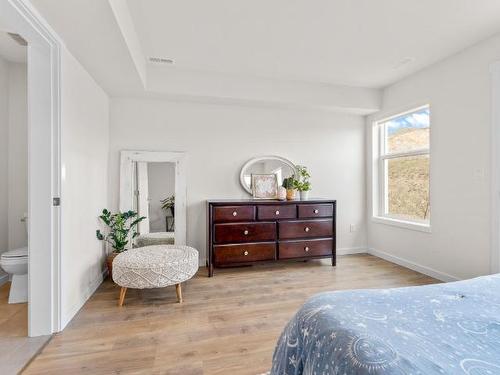120-1701 Foxtail Drive, Kamloops, BC - Indoor Photo Showing Bedroom