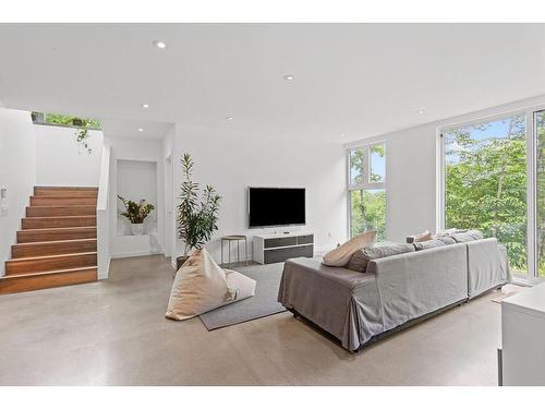 Salle familiale - 170 Rue Lavigne, Mont-Tremblant, QC - Indoor Photo Showing Living Room