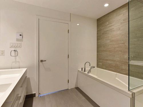 Ensuite bathroom - 1108-1220 Rue Crescent, Montréal (Ville-Marie), QC - Indoor Photo Showing Bathroom