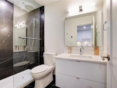 501-1628 Store St, Victoria, BC - Indoor Photo Showing Bathroom