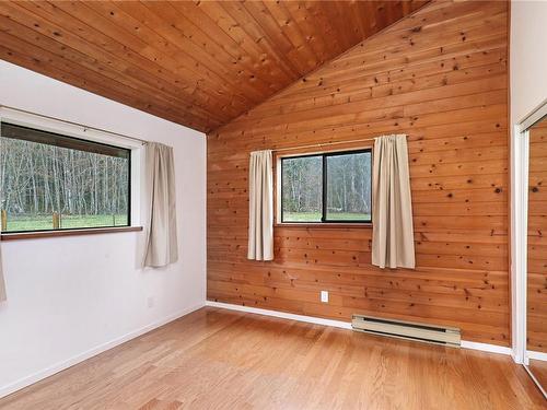 6429 Fitzgerald Rd, Merville, BC - Indoor Photo Showing Other Room