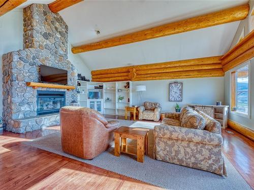 6690 Goose Lake Road, Vernon, BC - Indoor Photo Showing Living Room With Fireplace