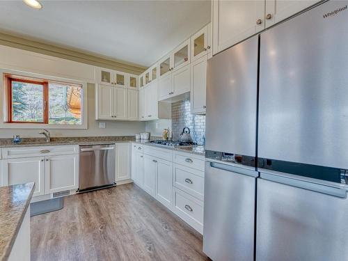 6690 Goose Lake Road, Vernon, BC - Indoor Photo Showing Kitchen With Upgraded Kitchen