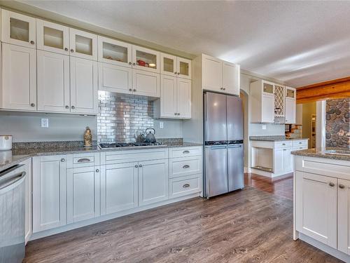 6690 Goose Lake Road, Vernon, BC - Indoor Photo Showing Kitchen