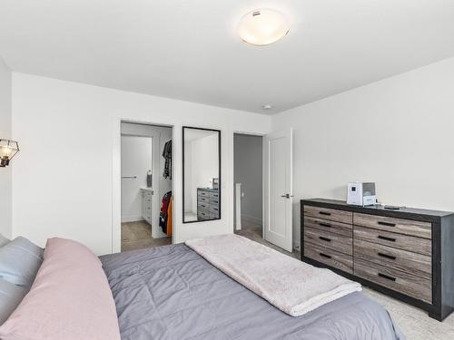 23-720 Valley Road, Kelowna, BC - Indoor Photo Showing Bedroom